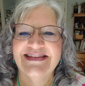 Meet your Posher, Connie